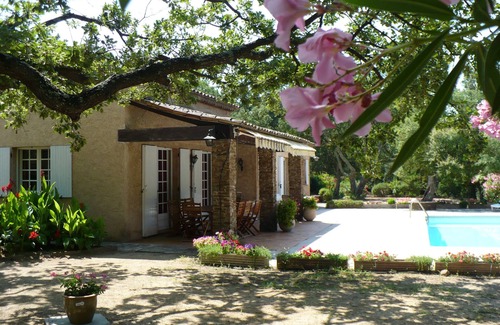 Le Muy Villa | Casa rural provenzal con parque privado de una hectárea y piscina privada