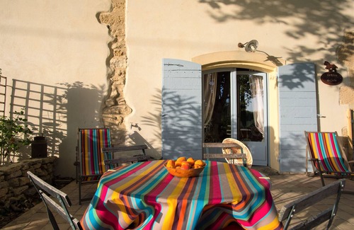 Grans Casa | NICE PROVENCALE HOUSE 4 pers country garden swimming pool SPA playground