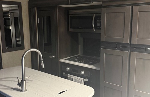 Nampa Casa | Nice RV with AC in charming Nampa
