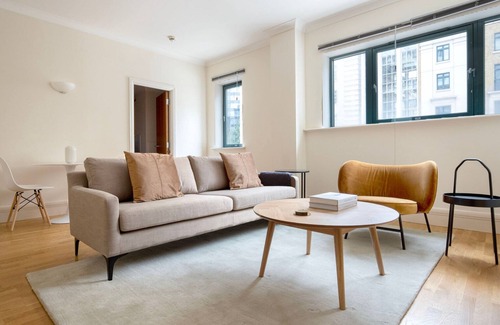 Bishop's Apartamento | Nice South Bank 2BR w/ View of London Eye, nr Attractions, by Blueground