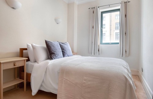 Bishop's Apartamento | Nice South Bank 2BR w/ View of London Eye, nr Attractions, by Blueground