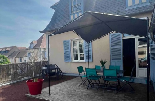 Auxerre Apartamento | Nice standing & terrace, heart of town, parking at foot