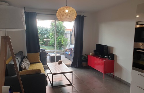 La Ciotat Apartamento | Bonito T2 cerca del puerto, jardín privado y terraza, garajes cerrados