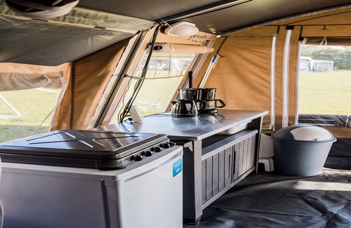 Opende Casa | Bonita tienda de campaña en un camping