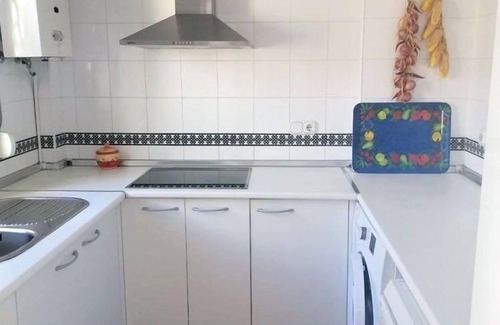 Los Gallos-Cerromolino Chalet De Esquí | Bonita casa adosada con piscina ubicada en el Novo Santi Petri (Calle Galba)