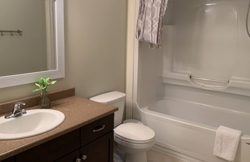 Stratford Casa | Nice townhouse by the hiking trails, close to downtown and all
