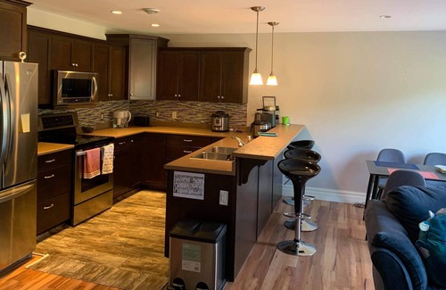 Stratford Casa | Nice townhouse by the hiking trails, close to downtown and all