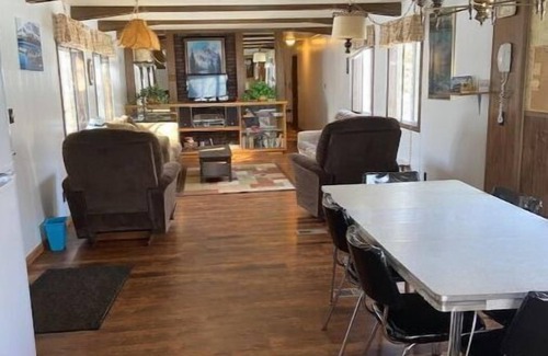 Babb Casa | Nice updated mobile home minutes from Glacier National Park