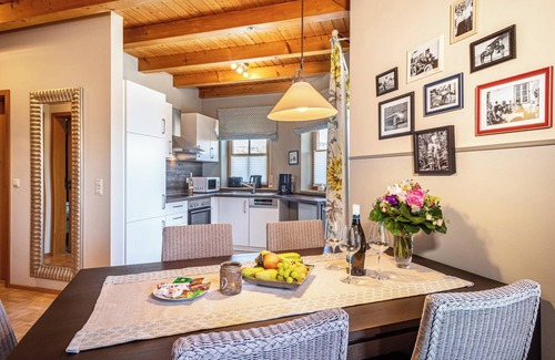 Neufrach Apartamento | Bonito apartamento de vacaciones 6 en "Trostelhof" con balcón, jardín compartido y Wi-Fi
