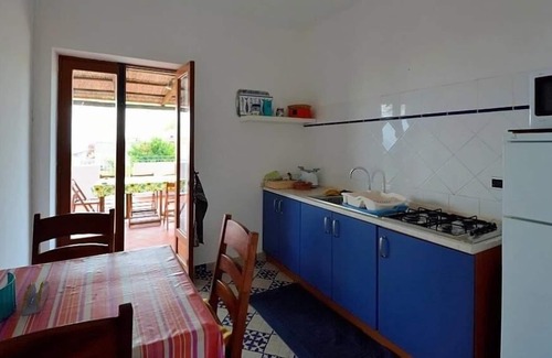 Lingua Casa | Santa Marina Salina: Espléndida casa eòlica con jardin, vista espécial sobre el mar.
