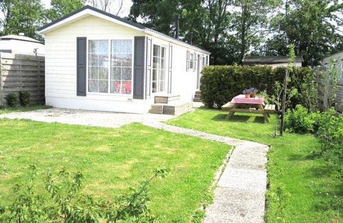 Sint Maarten Casa | Nice vintage chalet with free WIFI and a lovely garden! (sun all day + shaded areas)