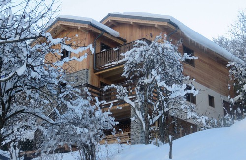 La Perriere Chalet De Esquí | Bonito chalet de madera y piedra en CHAVONNES COURCHEVEL en los Tres Valles