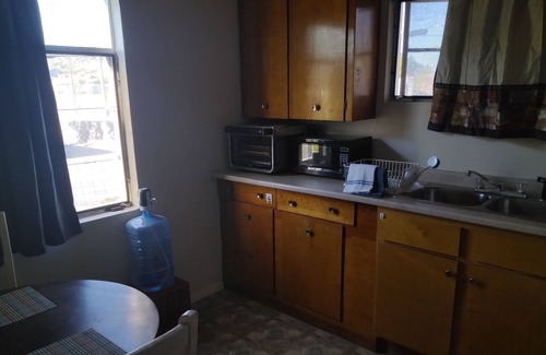 Truth or Consequences Apartamento | Nicely Furnished Vintage Apartment