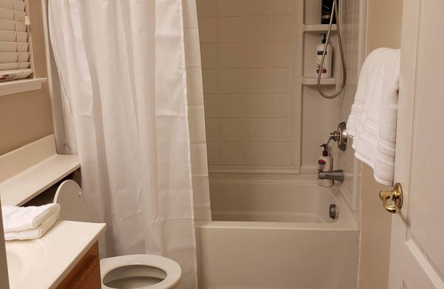 Turlock Apartamento | Nicely setup studio with FAST Internet