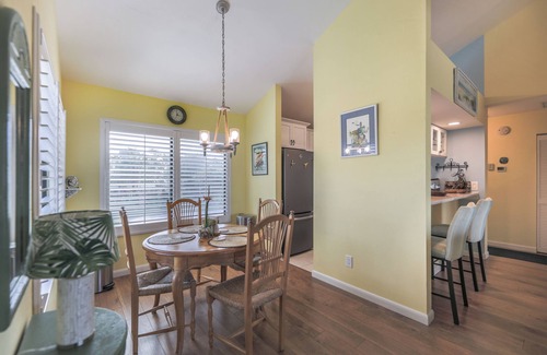 The Dunes Casa | Nicely updated Sanibel duplex home located in The Dunes with lake view.