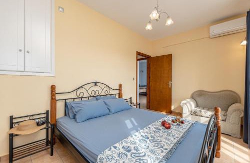 Melanes Apartamento | Nick & Debbie's two-storey apartment