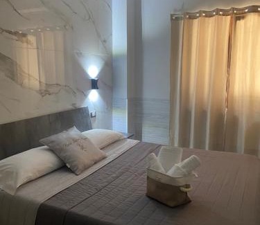 Fondi Cama Y Desayuno | NICOLE LUXURY ROOMS