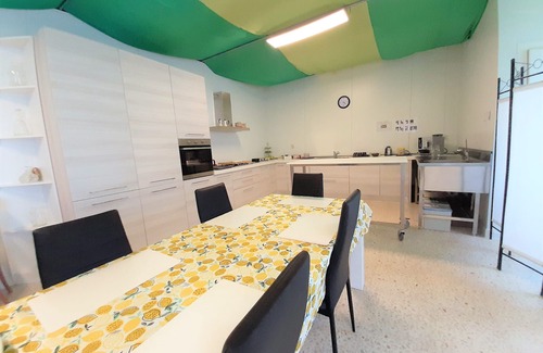 Fraine Cama Y Desayuno | NICOLÒ room in cozy B&B. Swimming pool and air conditioning.