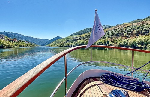 Pinhao Alquiler De Eote | Night Experience on a Yacht in the Heart of the Douro Valley