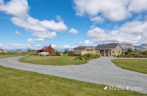 Twizel Casa | Night Sky Cottage - Kahu Cottage - HOT TUB