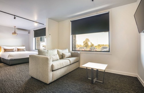 Frankston Hotel | Nightcap at The Cheeky Squire