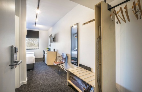 Frankston Hotel | Nightcap at The Cheeky Squire