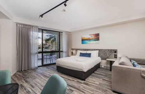 Mermaid Waters Hotel | Mermaid Waters Hotel by Nightcap Plus