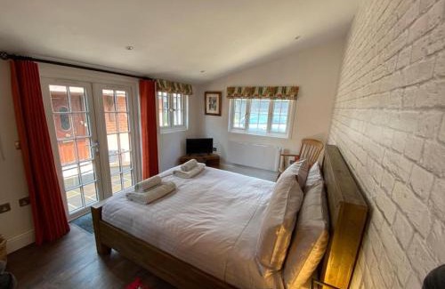 Ockley Casa | Nightjar