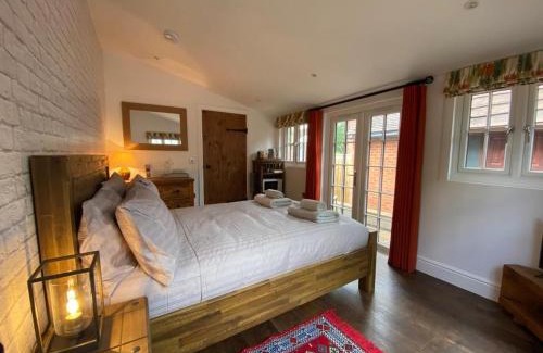 Ockley Casa | Nightjar