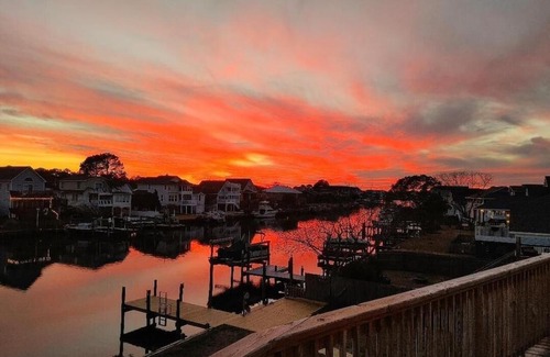 Colington Harbour Casa | Nights on Broadbay Waterfront renovated home. Beautiful views! Private beach
