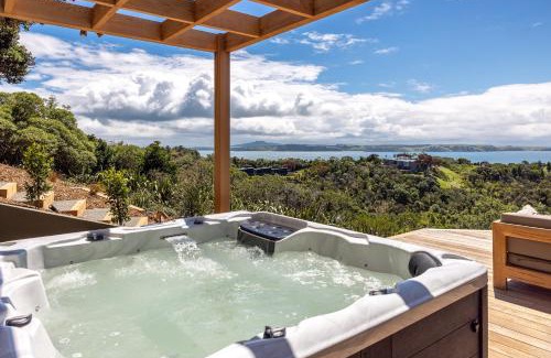 Matiatia Bay Casa | Nikau Estate, Oneroa - Be My Guest