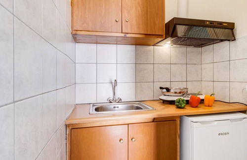 Nikiana Apartamento | Estudio "Nikiana Club - Studio 10" con vistas a la montaña, piscina compartida y Wi-Fi
