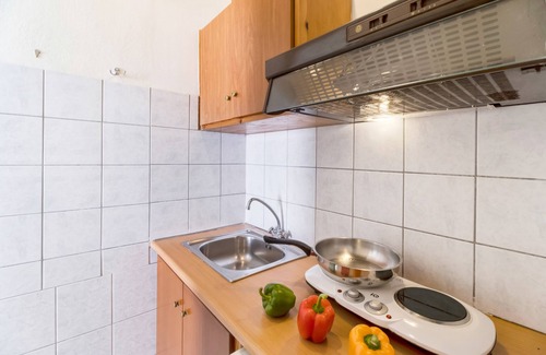 Nikiana Apartamento | Estudio "Nikiana Club - Studio 10" con vistas a la montaña, piscina compartida y Wi-Fi