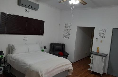 Kimberley Casa | Nikita's Self-catering Haven 2