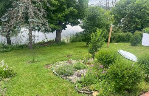 Gananoque Casa | Niko’s Nest family cottage