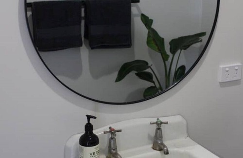 Barjarg Casa | Nillahcootie Guesthouse -por Lake Nillahcootie