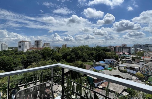 Nimman Condominio | Nimman One Bed with FREE Motorbike - Pool - Gym