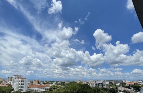 Nimman Apartamento | Nimman Studio with FREE Motorbike - Kitchen - View - Pool - Chom Doi 2