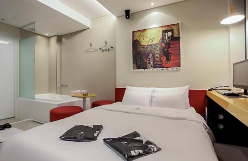 Sinchon-dong Hotel | Nine Star Hotel