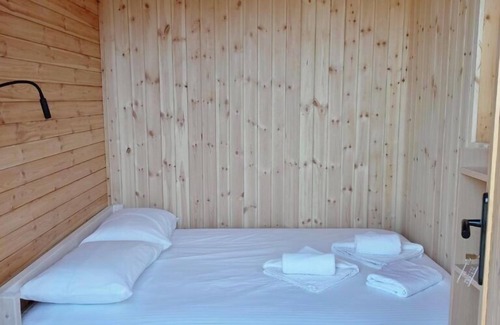 Kariotai Cabina | Nirikos Camping