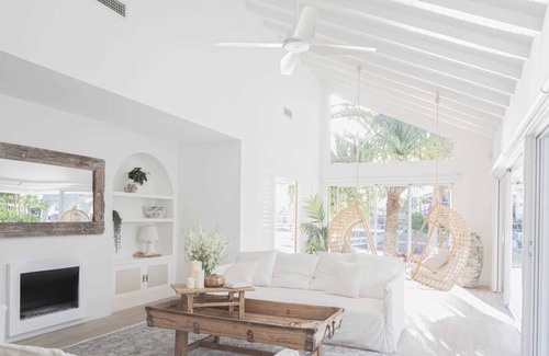 Runaway Bay Casa | NIRVANA@12 - Waterfront Boutique Couples Retreat