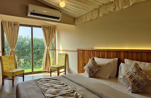 Rajpipla Hotel | Nirvana Resort and Restaurant
