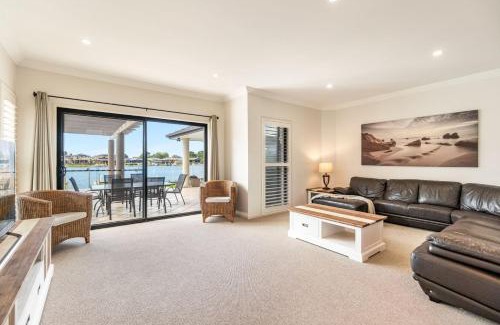 Yamba Casa | Nirvana Waters - Waterfront with Pool