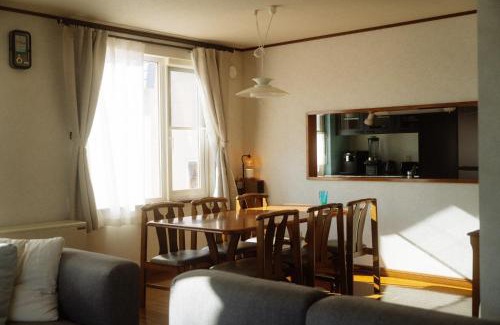 Kutchan Chalet De Esquí | Niseko Pink house