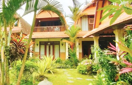 Lodtunduh Villa | Nismara 5 BR Private Pool Villa Garden View ZN259