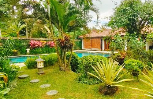 Lodtunduh Villa | Nismara 5 BR Private Pool Villa Garden View ZN259