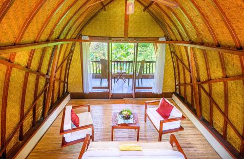 Lodtunduh Villa | Nismara 5 BR Private Pool Villa Garden View ZN259