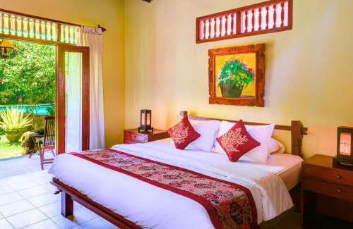 Lodtunduh Villa | Nismara 5 BR Private Pool Villa Garden View ZN259