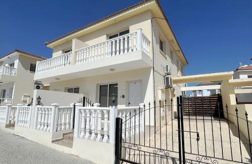 Ayia Napa Villa | Nissi Beach Golden Villas