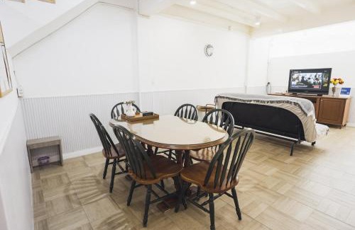 Bang Na Apartamento | Nitichai place, Cozy 3-Storey Sukhumvit Stay
